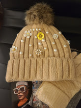 Load image into Gallery viewer, Custom Pretty Girl Beanie Set