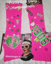 Load and play video in Gallery viewer, Pink and Green Basic Handwarmers
